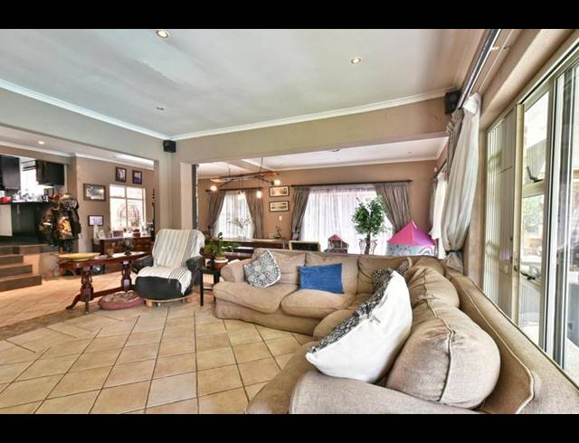 3 BEDROOM HOUSE FOR SALE IN GLENVISTA